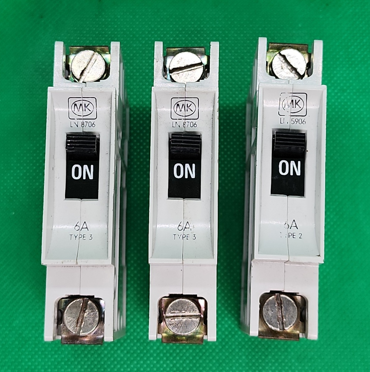 3x – MK TYPE 3 6A (2) & MK TYPE 2 6A (1) 1 POLE 240V CIRCUIT BREAKERS [3RE4-1]