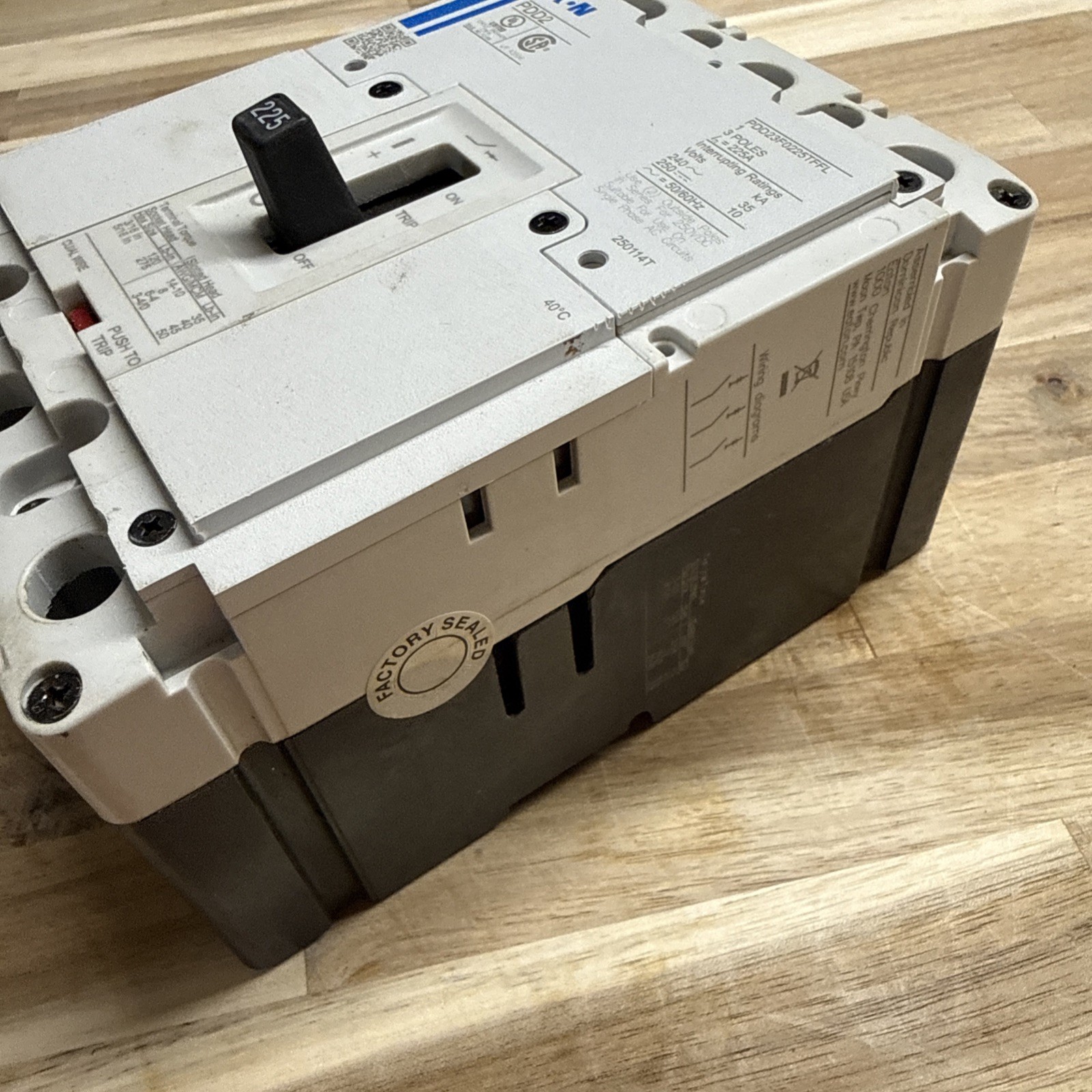 Eaton 225 Amp PDD23F0225TFFL 3 Pole Circuit Breaker Used