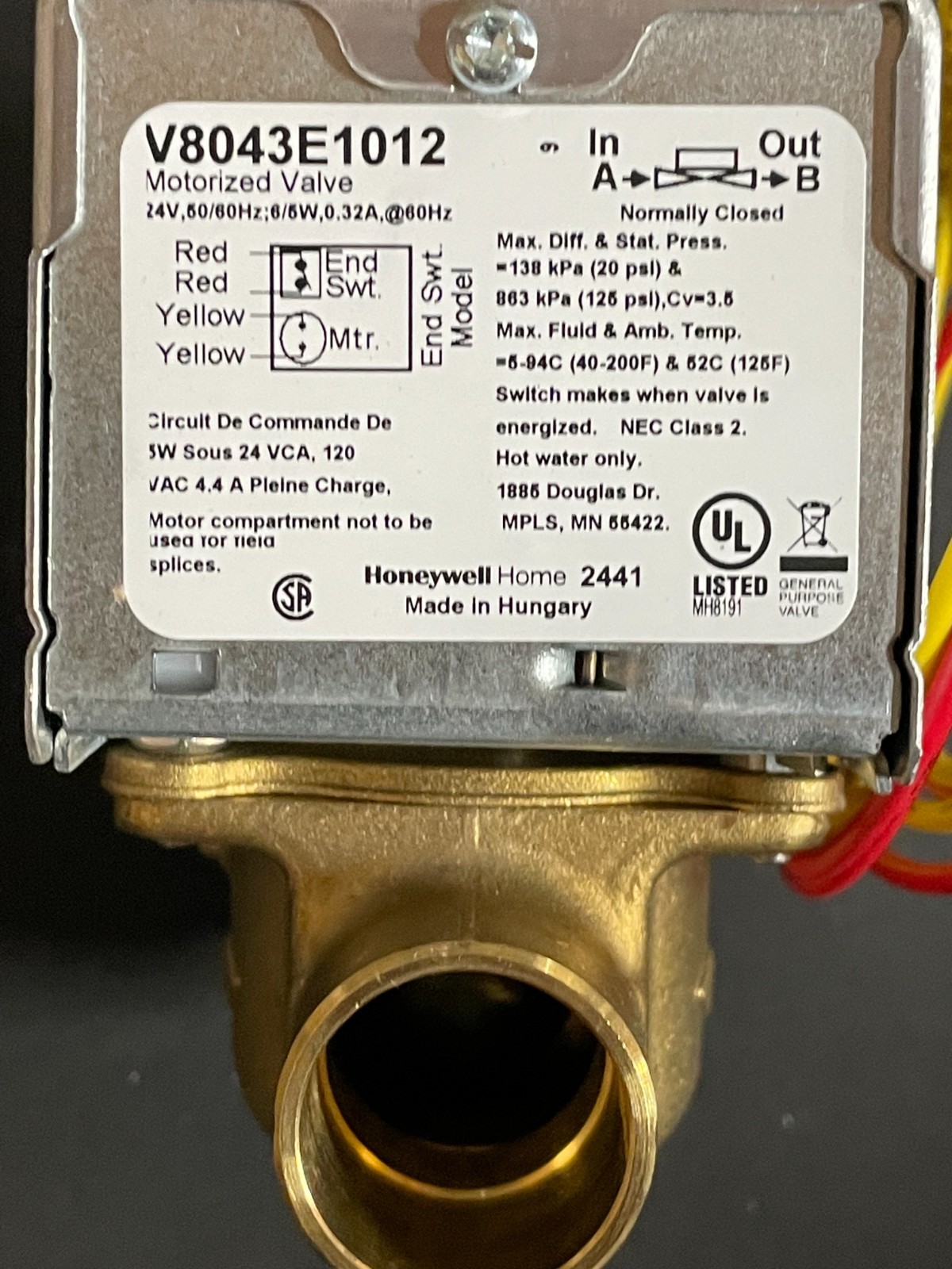 Honeywell Home Motorized Valve model V8043E1012
