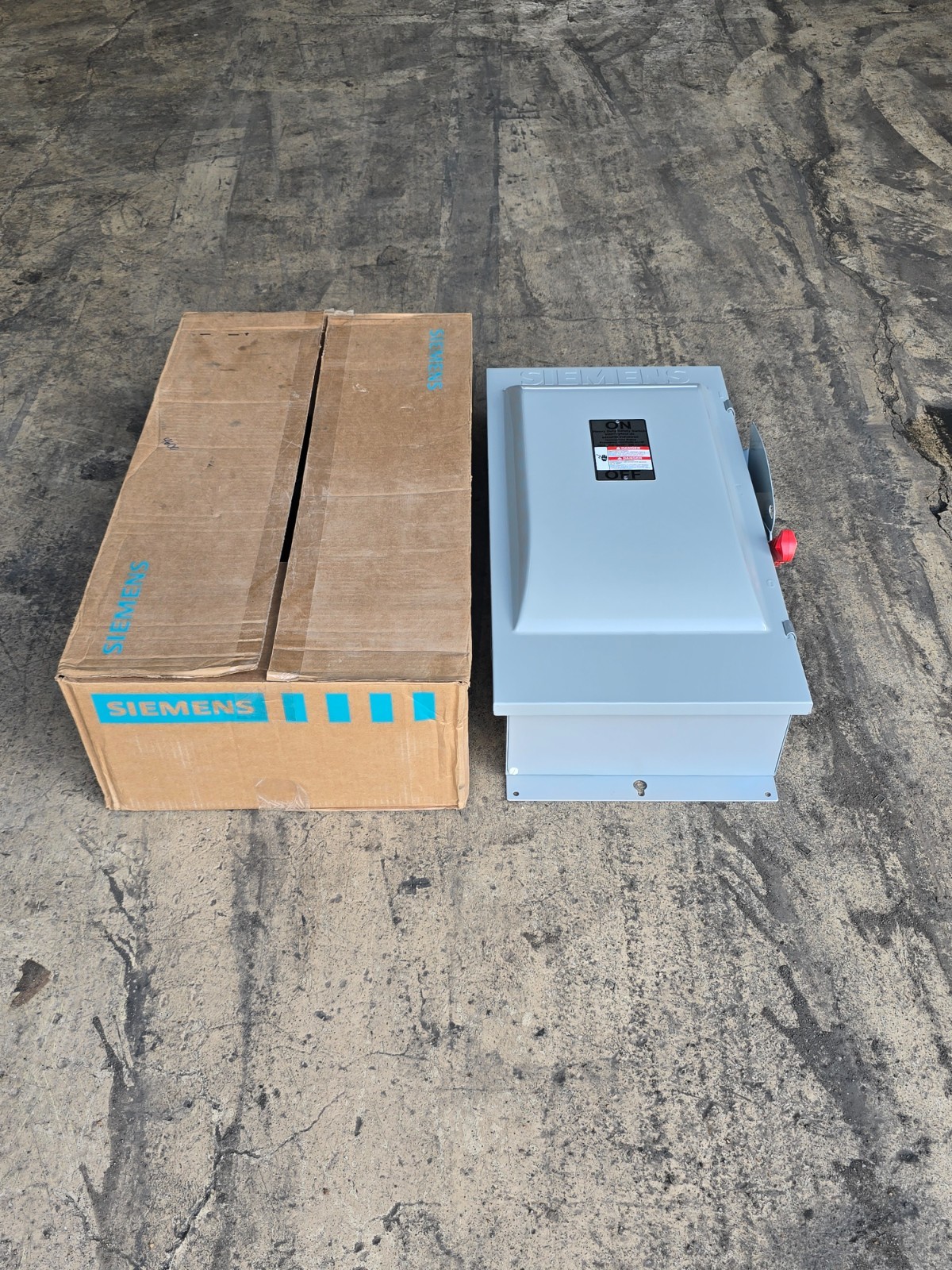 SIEMENS HNF364J, NON-FUSED HEAVY DUTY SAFETY SWITCH ,3p/200A/600V, NEW IN BOX!