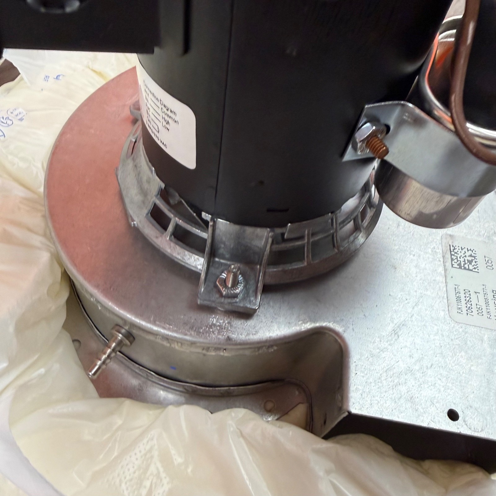 (NEW) Baxter 01-1000V8-00156 Motor, Draft Inducer – BAX01-1000V8-00156 Oven Fan