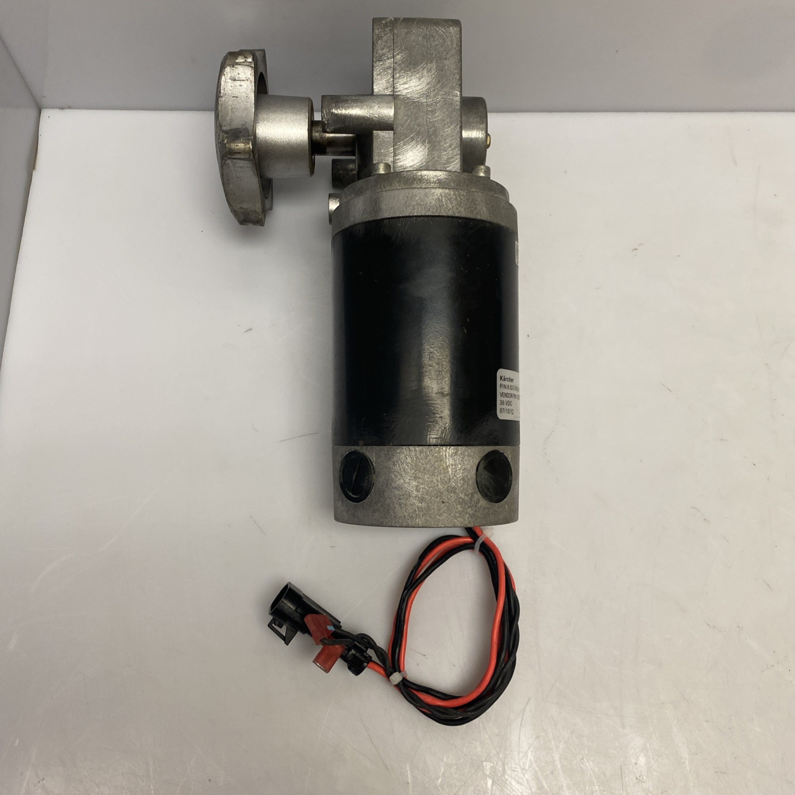 Windsor Karcher Chariot 2 iScrub CSX20 Motor 36Vdc 90 Deg. 1/16 Hp 8.631-985.0