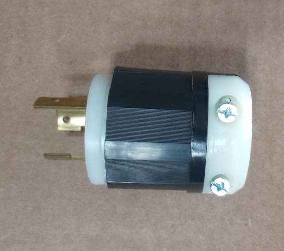 NEW Leviton 2621-CS 250 VAC, 30 A, 0.52 to 0.93″ Cord Locking Plug Free Ship