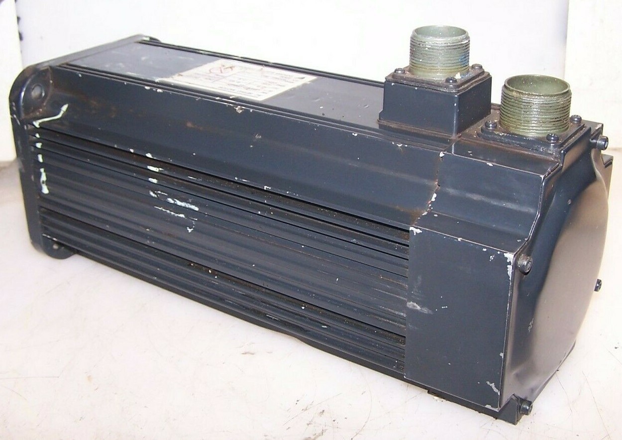 Yaskawa .9 KW AC Servo Motor 1000 RPM Type USAMED-09B22