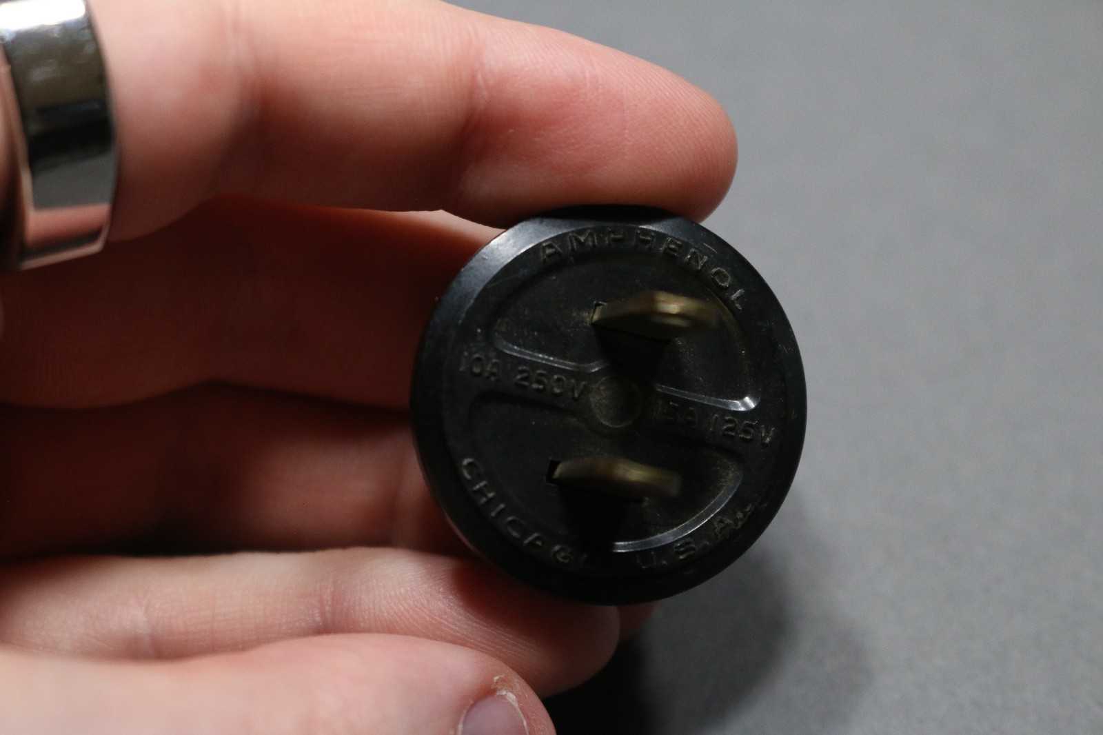 Vintage Amphenol AC Power Plug 2 pin Male 61-M 10A 250V 15A 125V Non-Polarized
