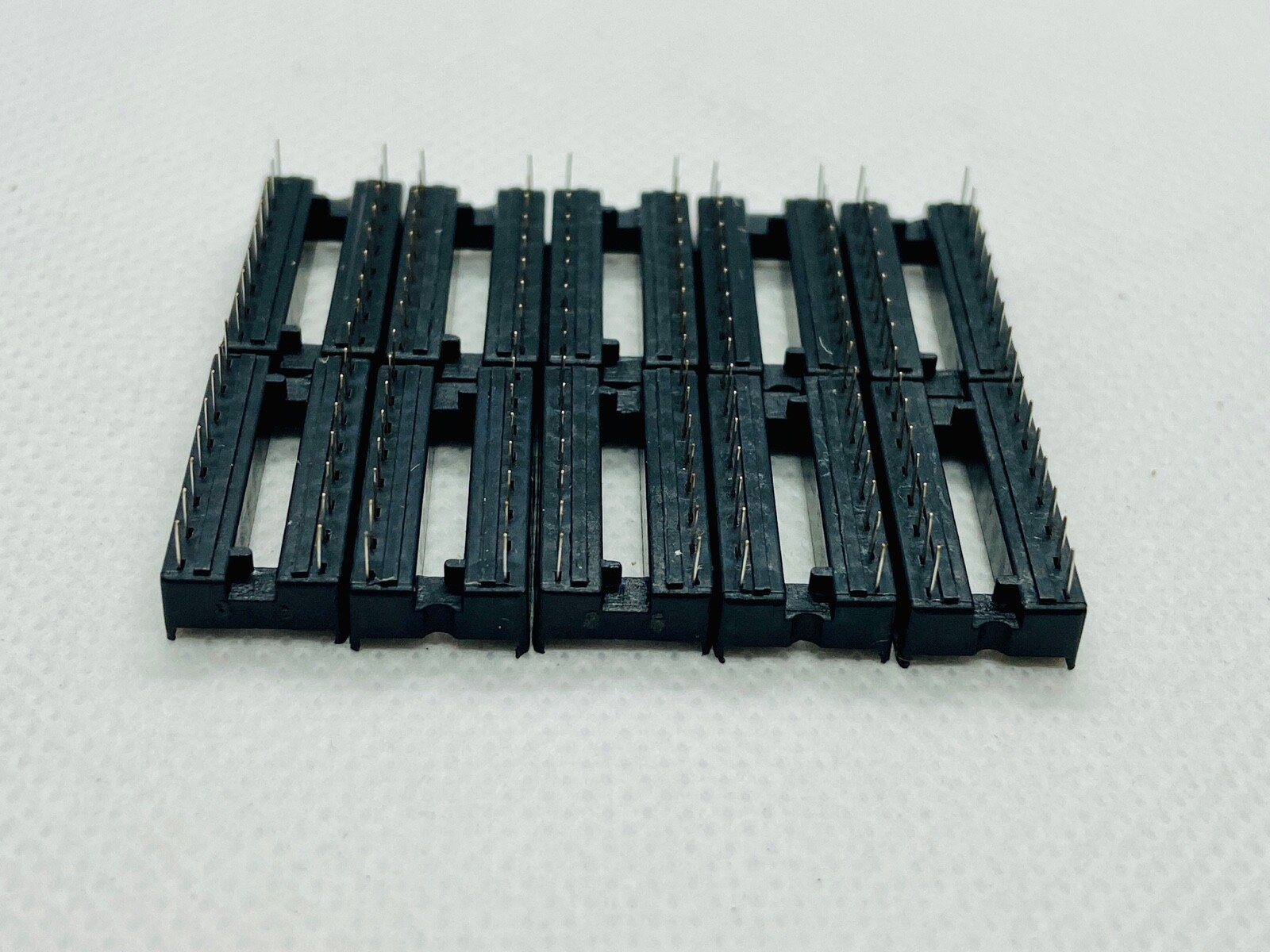 10-20 pcs 16 pin DIP IC Sockets Adaptor Solder Type Socket Dual Wipe Choose Qty