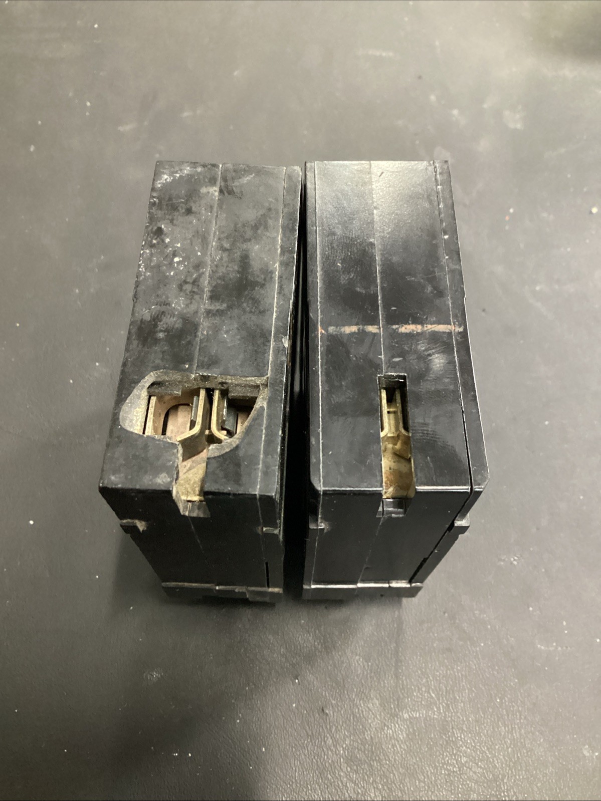 Lot Of 2 Bryant BR2020 Type BRD 20-20 AMP Twin Pole Used (CHIPPED)