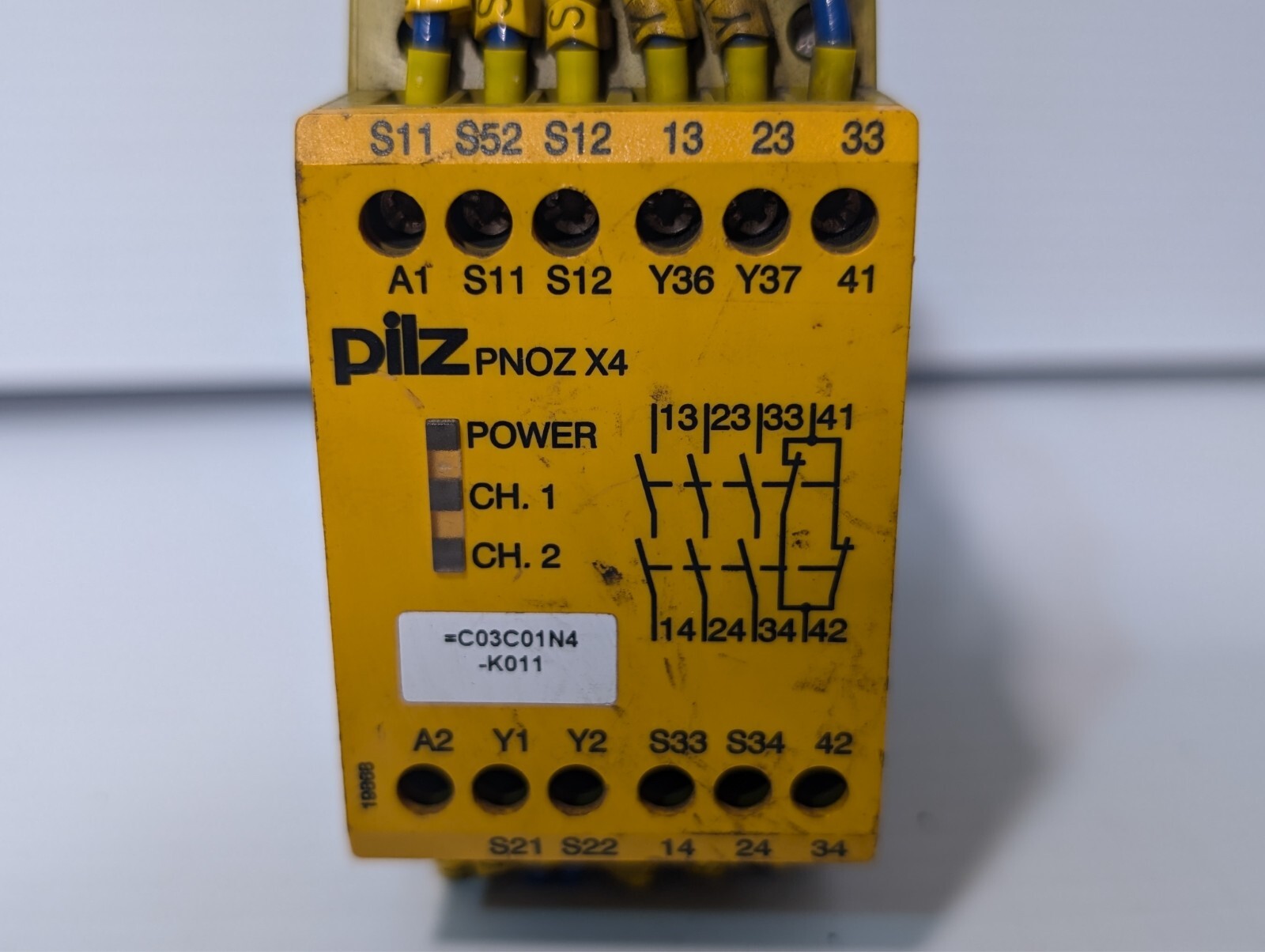 pilz PNOZ X4 safety relay, 24VDC, 3S 10, 2W, 774730 105382 as pictured