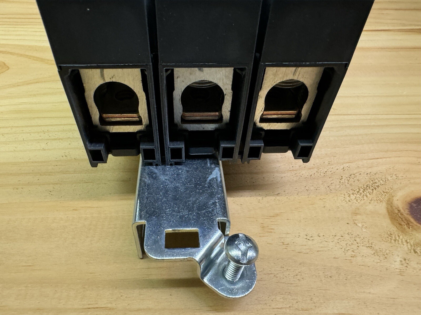 JJA36200 Square D 200 Amp 600V 3 Pole 65K Rated ILine Circuit Breaker New