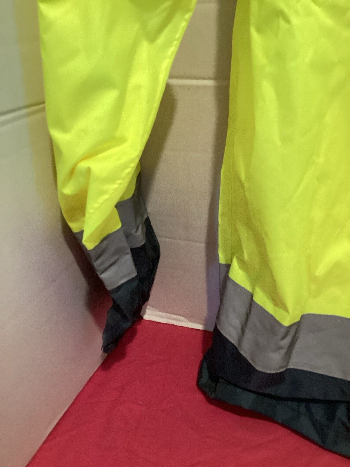278-OccuNomix LUX-TJR Class 3 High-Visibility Breathable Rain Jacket Size Small