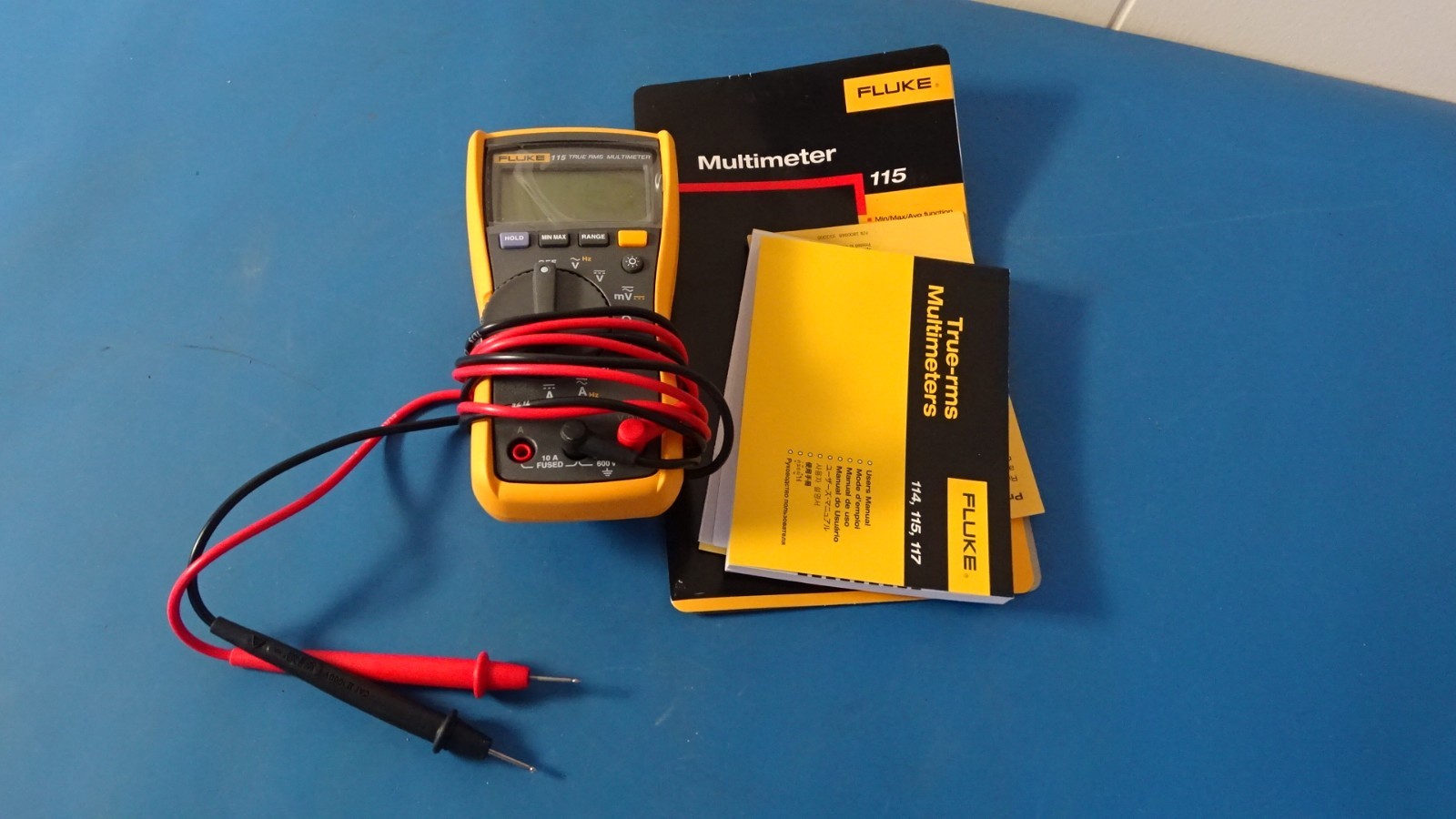 Fluke 115 True RMS Digital Multimeter