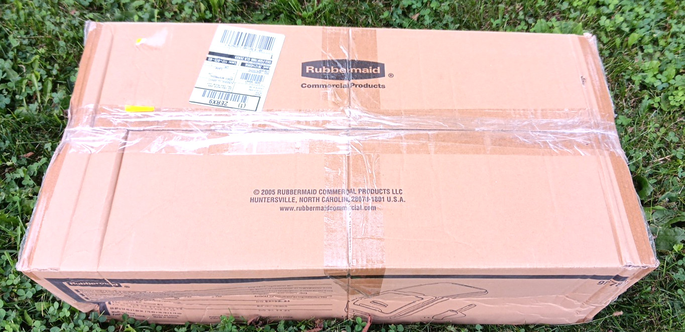 Rubbermaid FG9F7800CLR Clear Sliding Lid w/ 32 oz Scoop for 3602-88