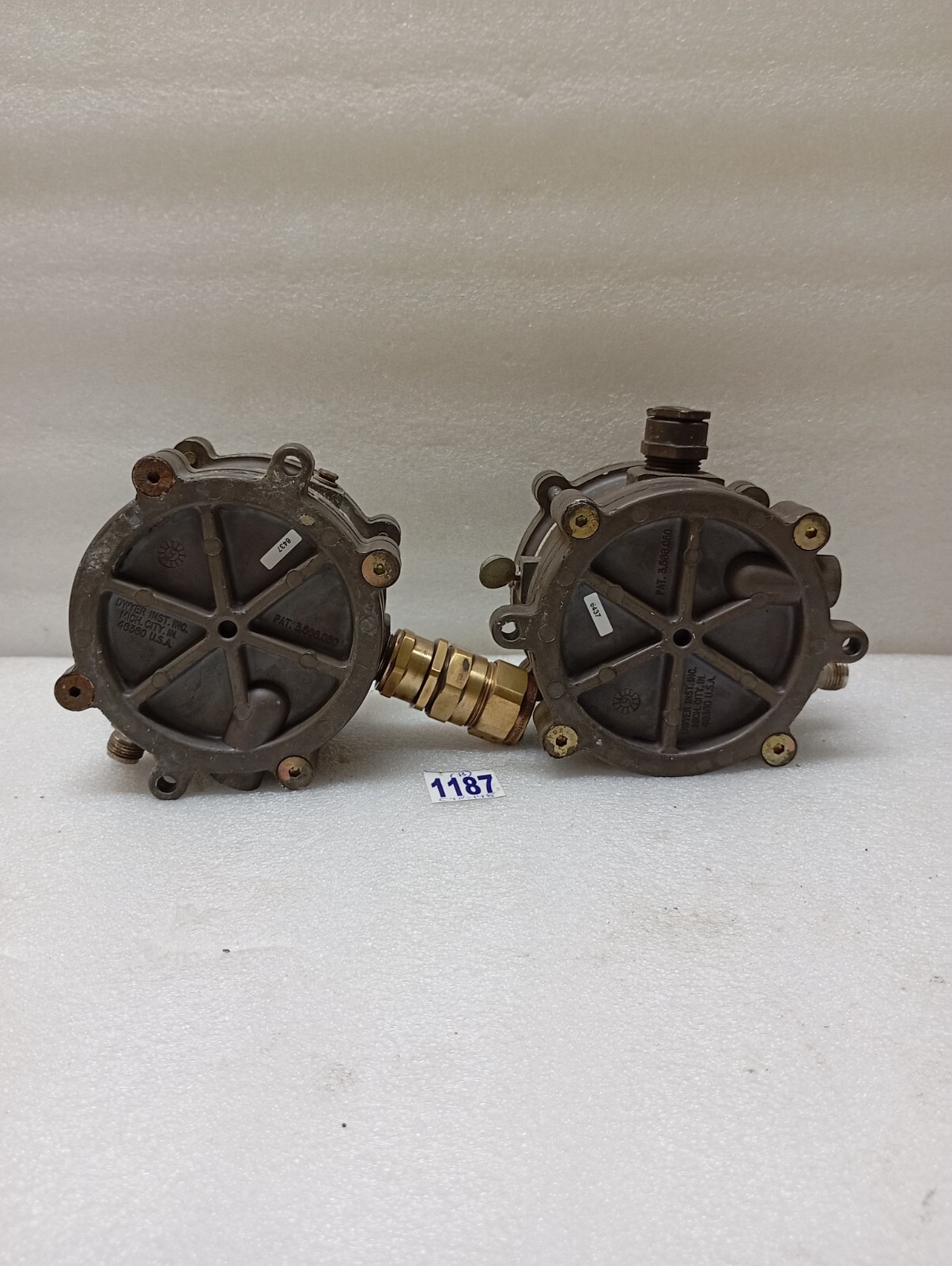 Dwyer CAT NO. 1950-10-2F Pressure Switch Industrial Equipment(lot of 2pc)