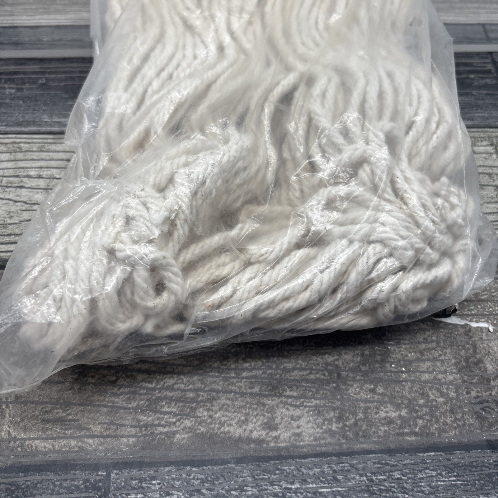Rubbermaid Commercial Products #24 Scrubbing Cotton Mop Refill {F5}