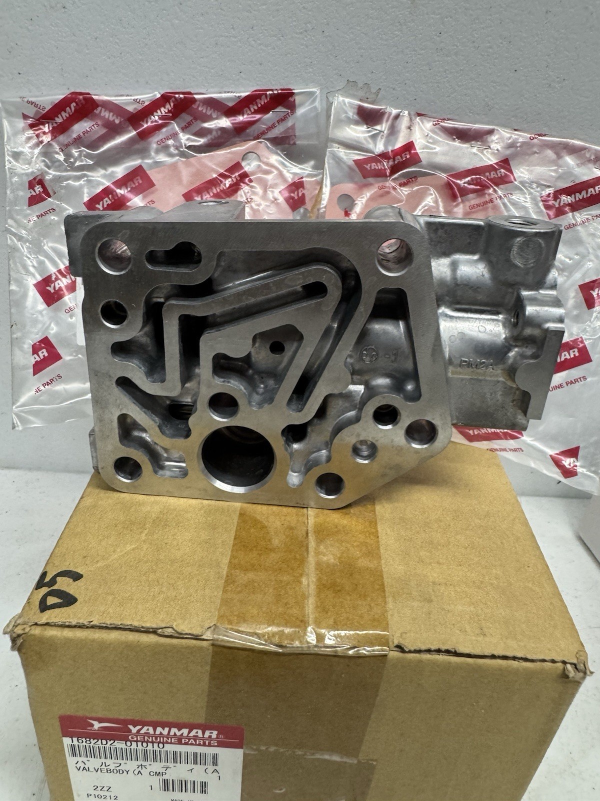 Yanmar Valve Body Part# 1682D2-00010/1682D2-00011