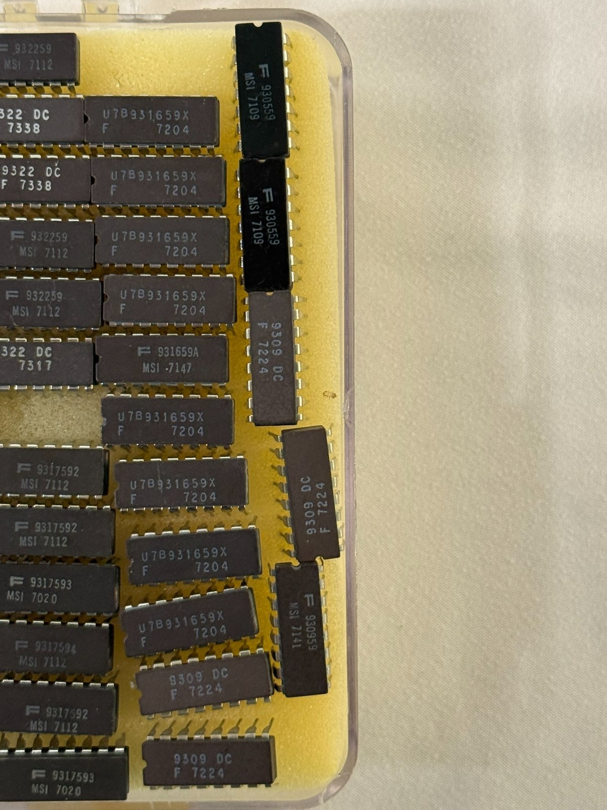Vintage Fairchild MSI TTL IC Chip Lot Gold Ceramic & DIP Logic ICs w/ Storage