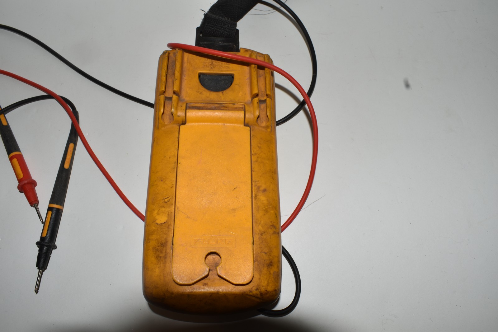FLUKE 87-V INDUSTRIAL TRUE RMS DIGITAL MULTIMETER w/ LEADS (ZUL48)