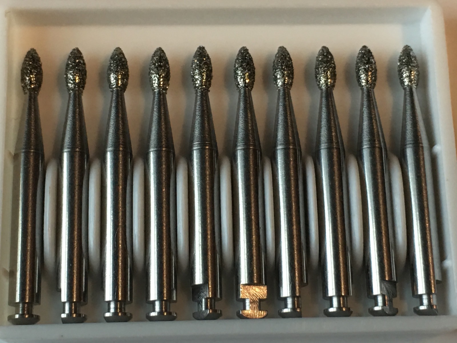 Dental Diamond Burr/ RA/ Latch Type. ( 20 ) Football Shape (368)#RA 257-018M