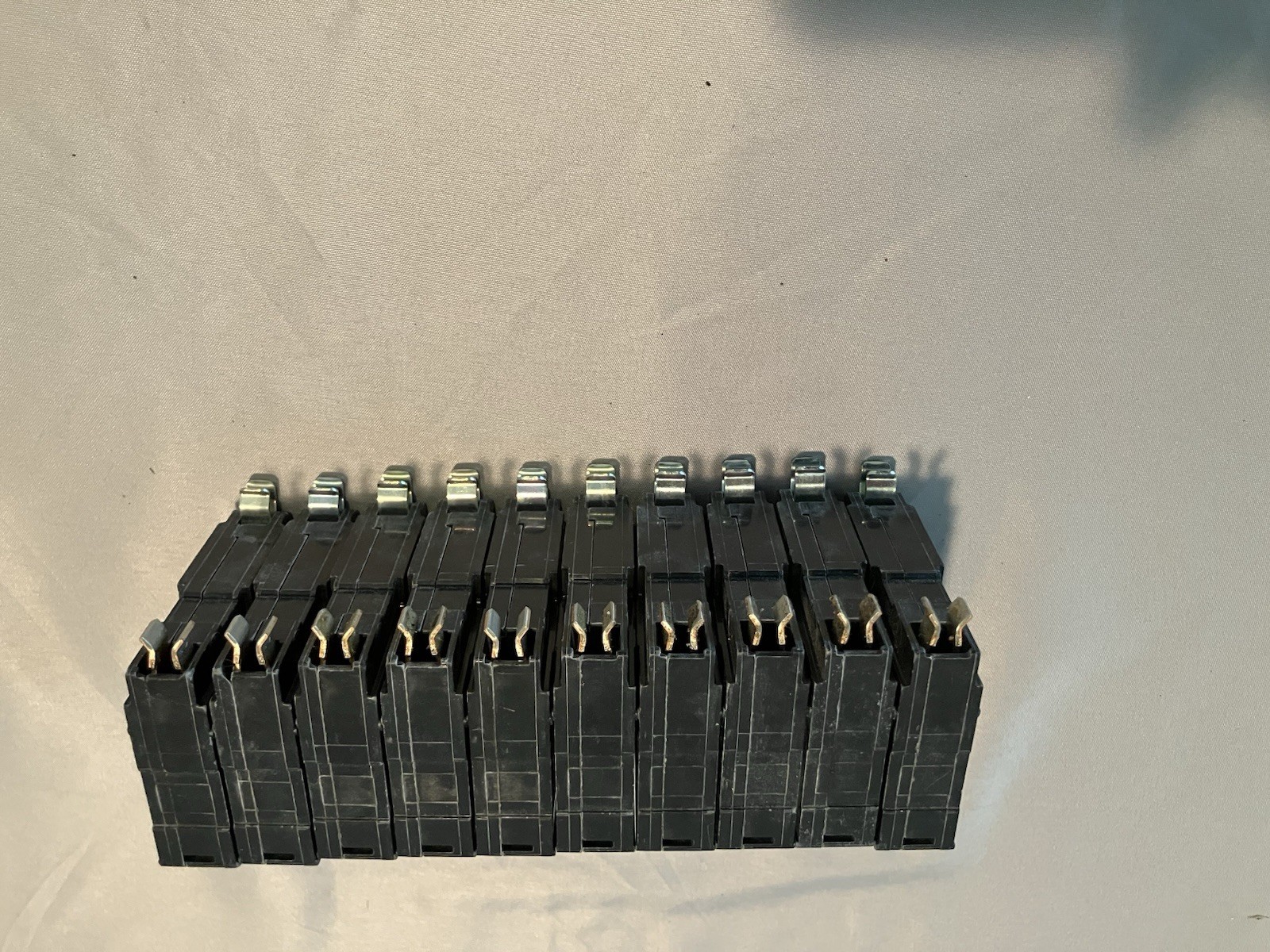 Square D QO120CP 20A 1-Pole 120/240V QO Series Circuit Breaker Used Pull