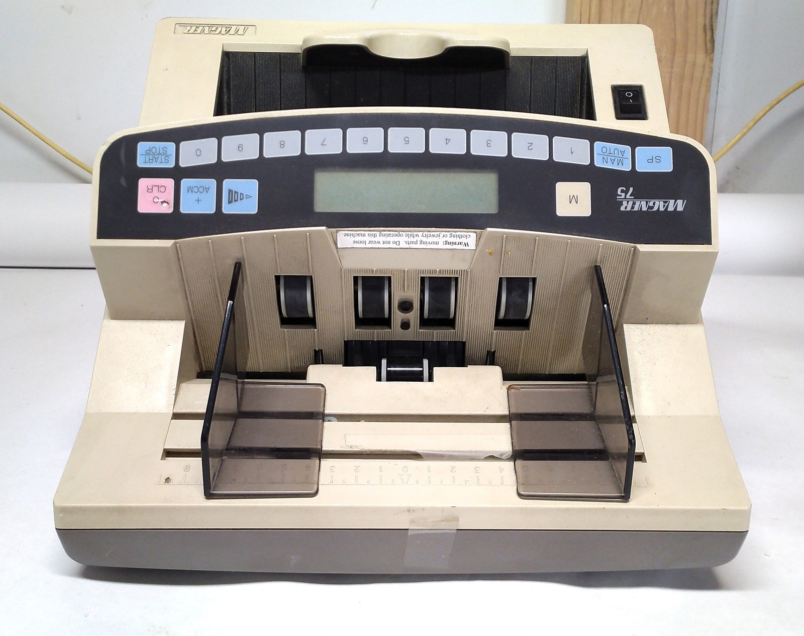 Magner 75 UM Currency Counter with Counterfeit detection