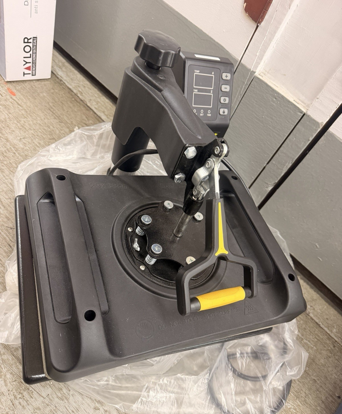 Swing-Arm Sublimation Heat Press 29 x 38 cm Digital Display Manual 110V