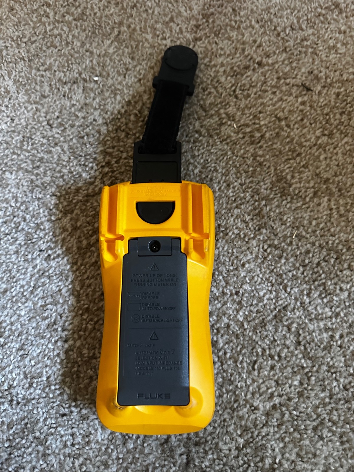 Fluke 116 + 323 HVAC Combo Kit – Multimeter & Clamp Meter