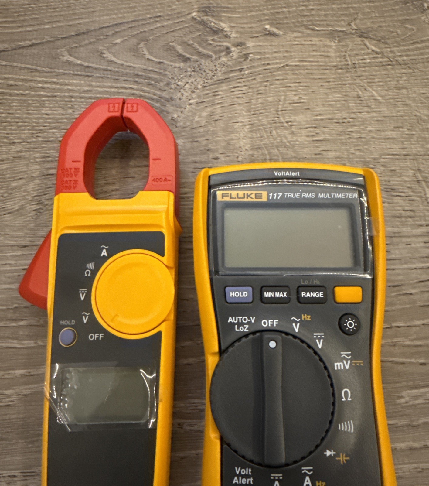 Fluke 117/323KIT Electrician’s Multimeter & True RMS Clamp Meter Combo Kit