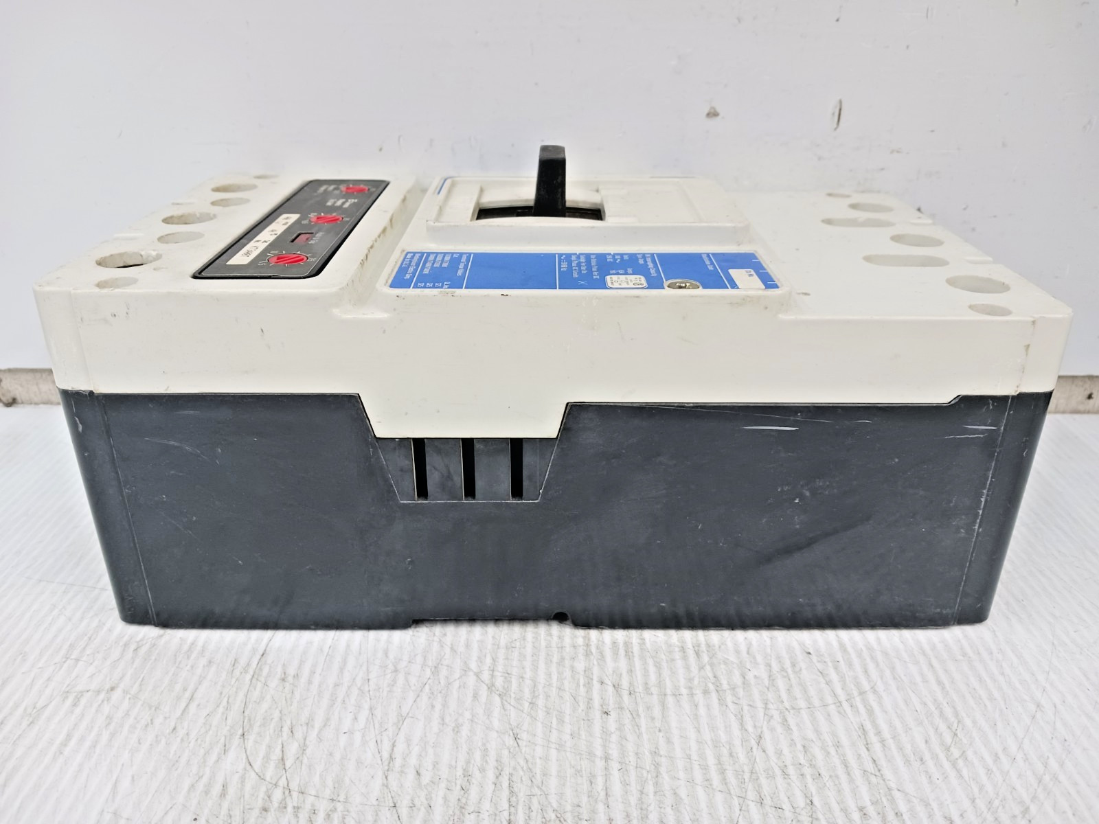 Westinghouse 400A Circuit Breaker 3P 240 VAC DK3400 W/ 400A Trip (Missing Lugs)