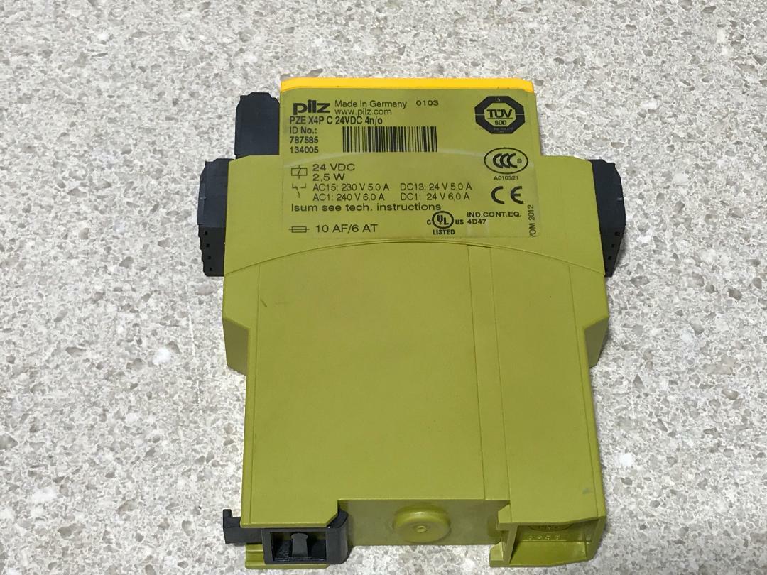 Pilz PZE X4P C 24VDC 4n/o