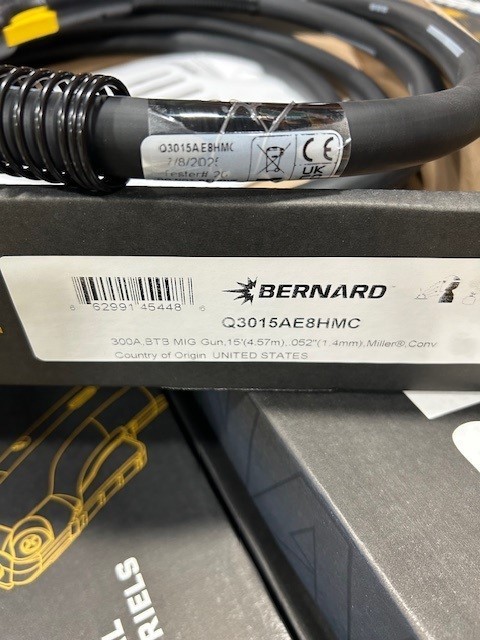 NEW****Bernard Q3015AE8HMC BTB Series MIG Gun 300A 15 FT. W/ Miller Power Pin