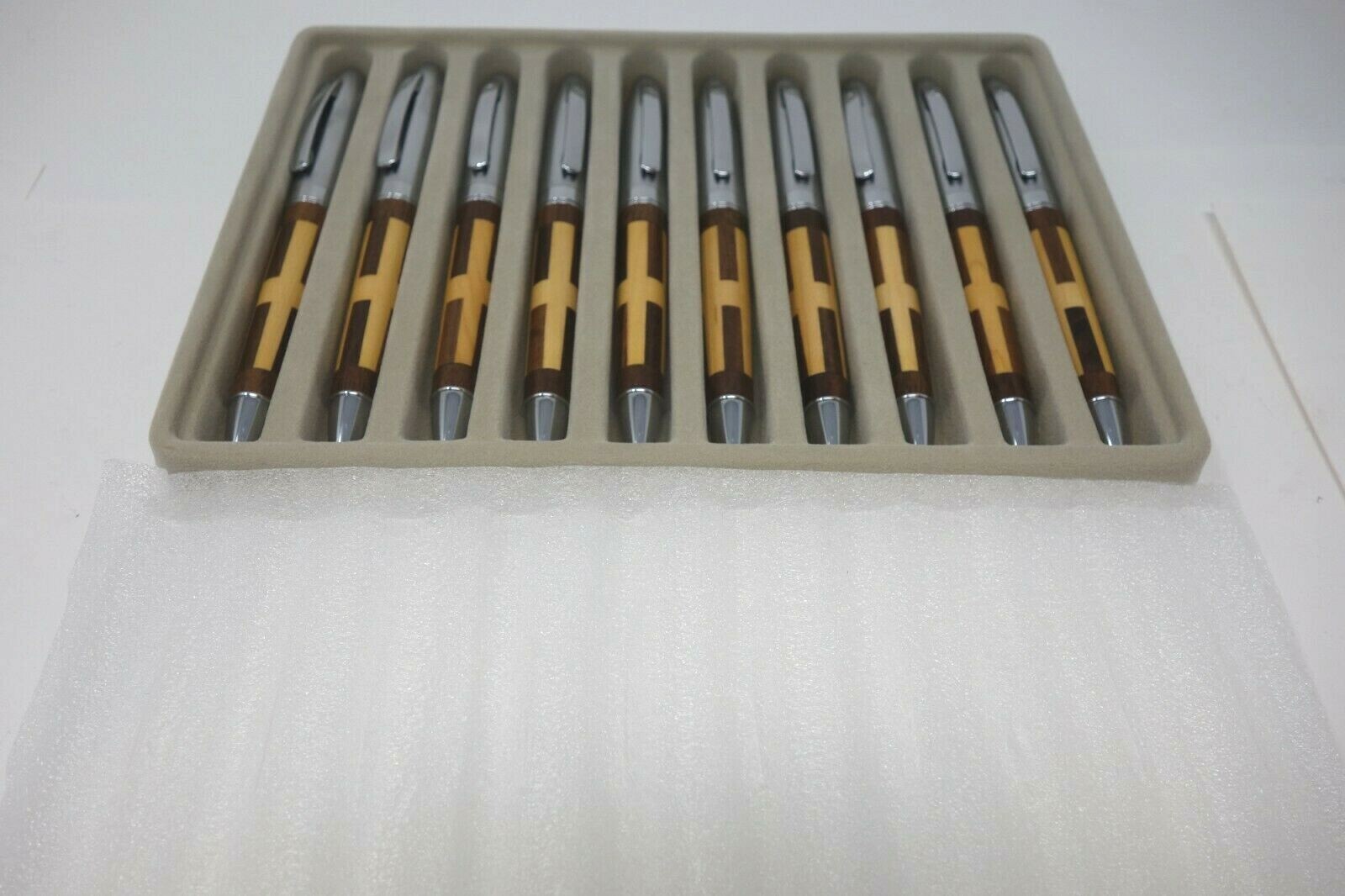 BIC HARDWOOD Executive BallPoint Pen (Twist-Action) *Collectors RARE* (NEW)