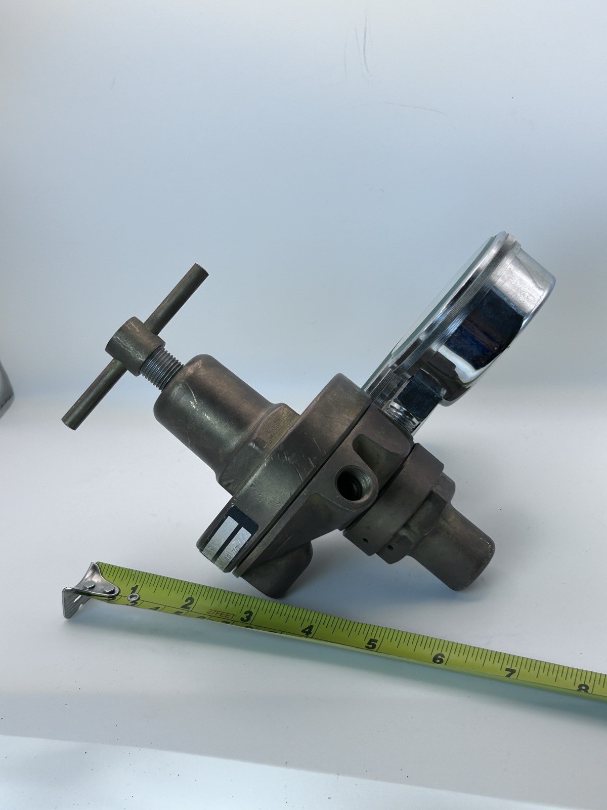Matheson Dual Gauge Gas Pressure Regulator 100 / 3000 PSI K63 Made In The USA