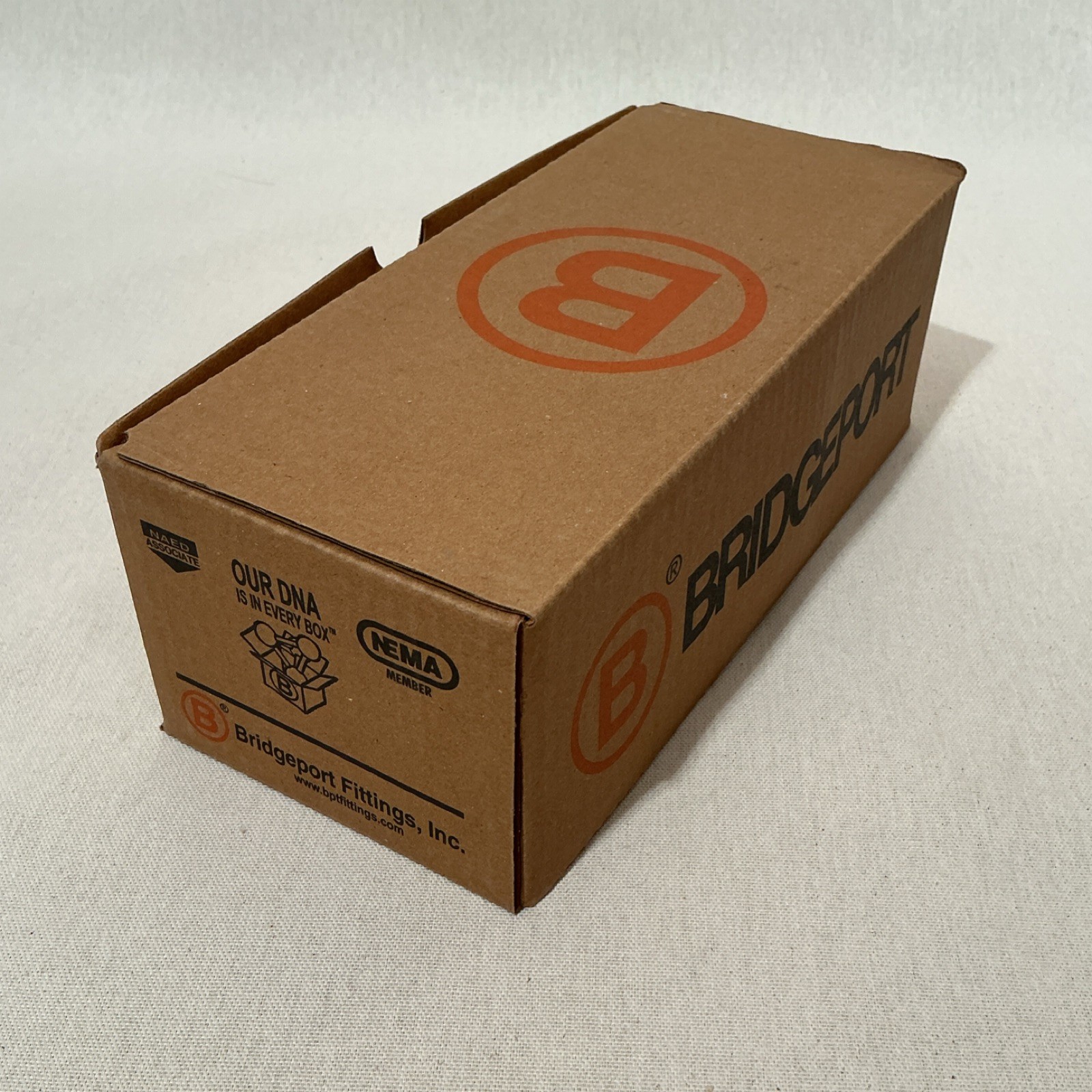 Bridgeport LR-44CG, 1-1/4”, Die Cast Aluminum, Conduit Body Assembly. Box of 2