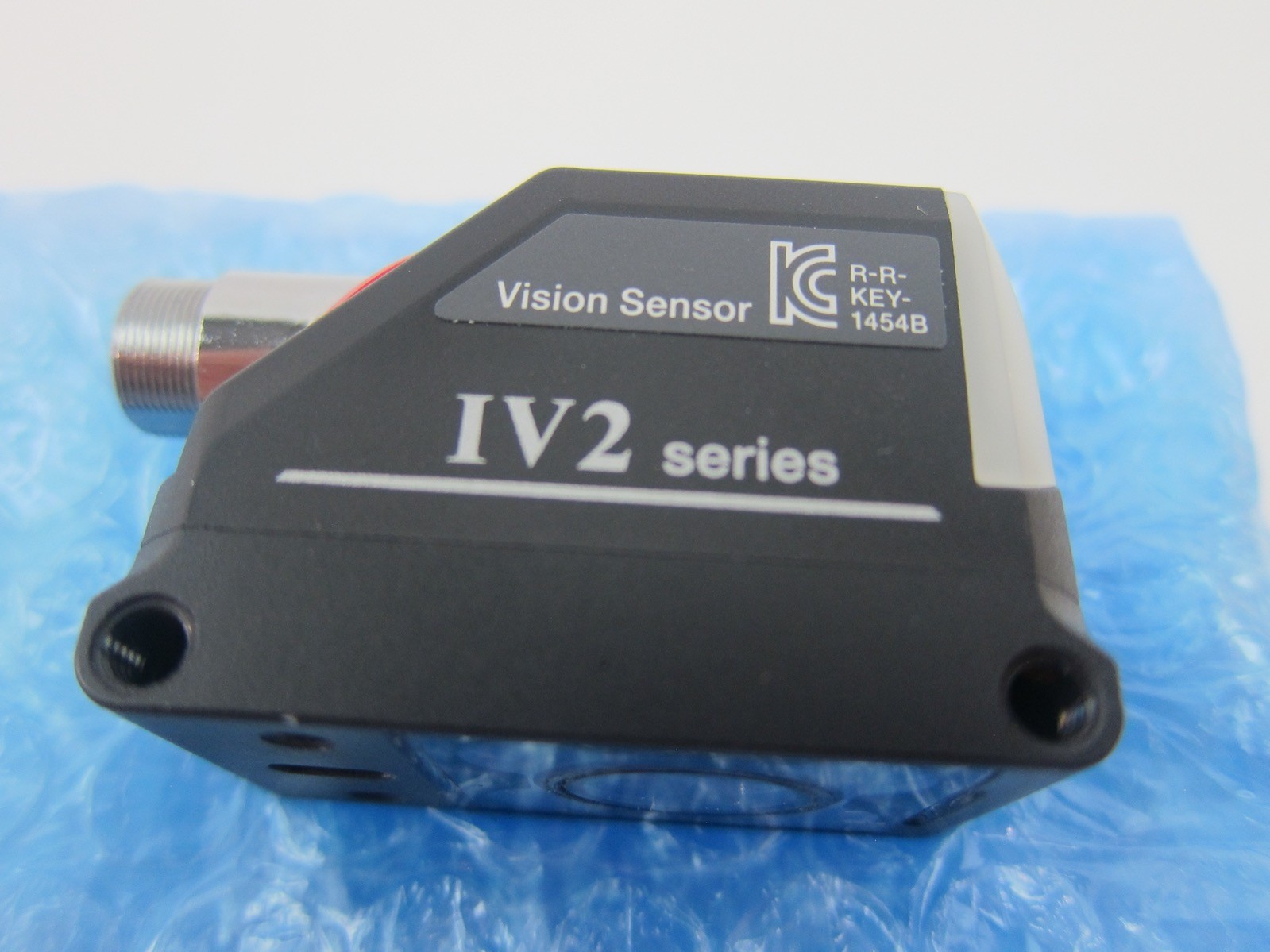 NEW Keyence IV2-G600MA Sensor V2G600MA