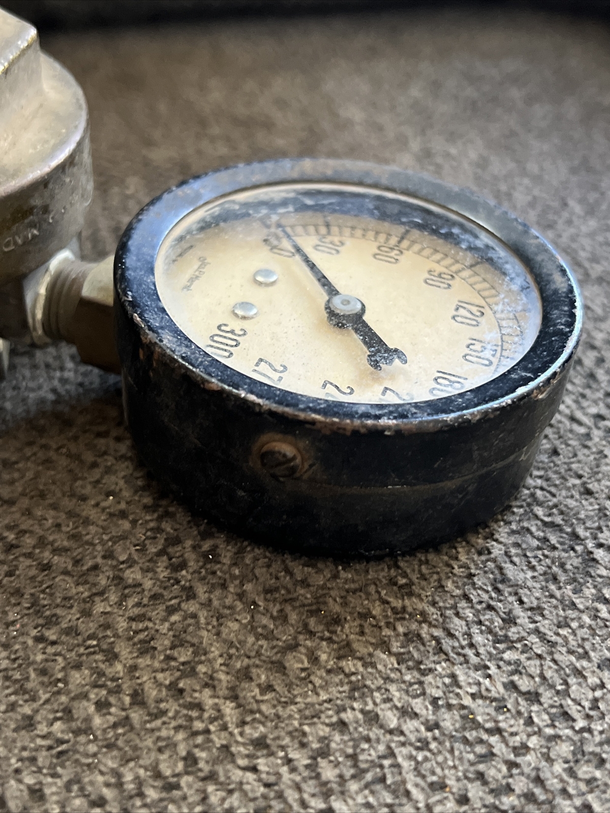 Marsh Pressure Gauge 300 Pounds With Valve Air Carbon Dioxide