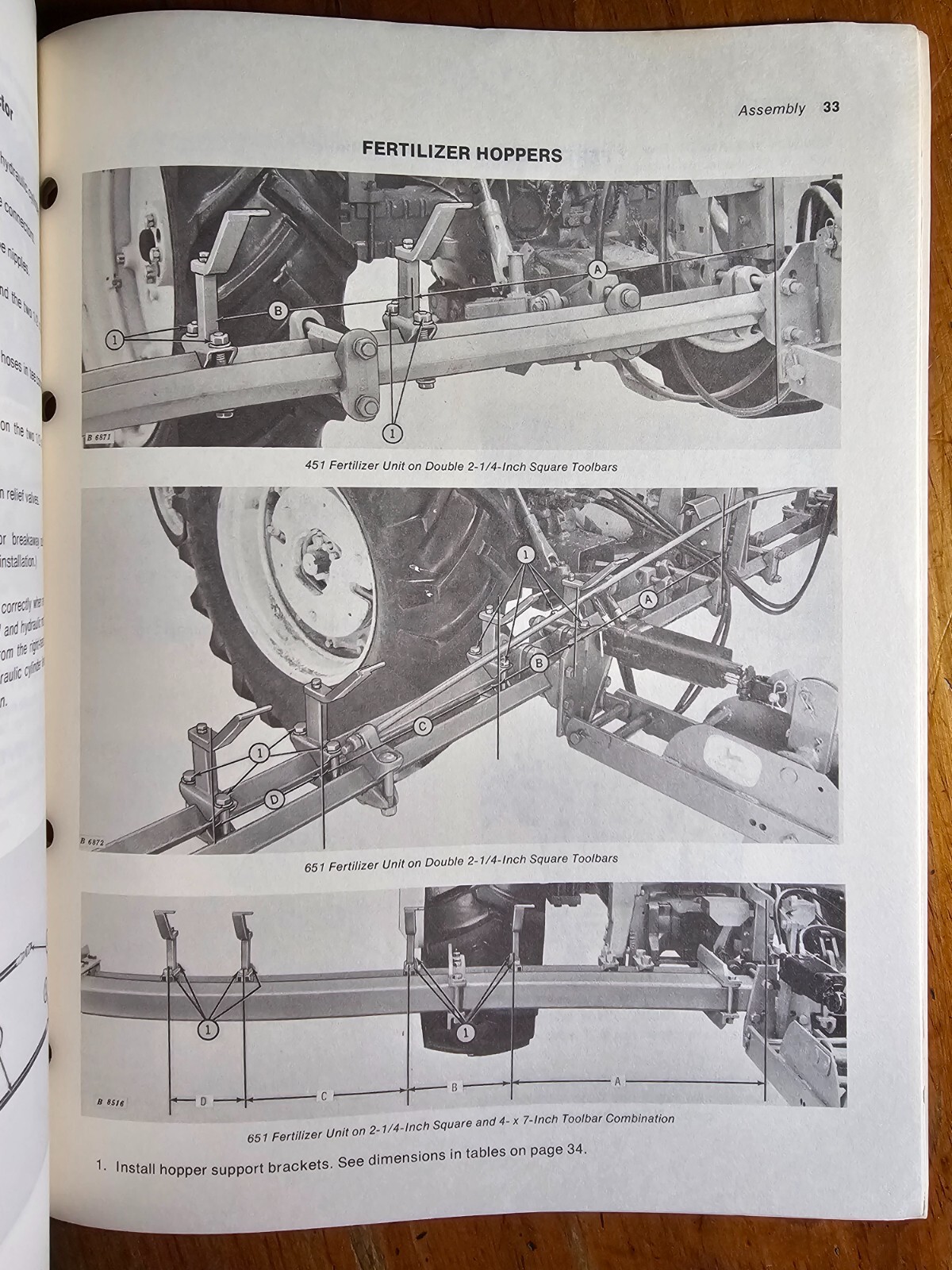 John Deere 451 651 Toolbar Fertilizer Unit Owner Operator’s Manual OM-B25495 C1