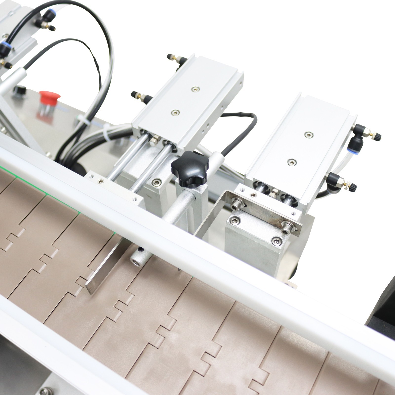 0.79-3.94»Desktop Conveyor Rubbing Capping Integrated Machine 10-30Bottles/min