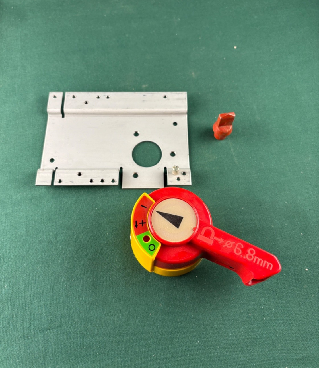 Moeller Main Breaker Kit Red Yellow EA-NZM6 (#MOE40)