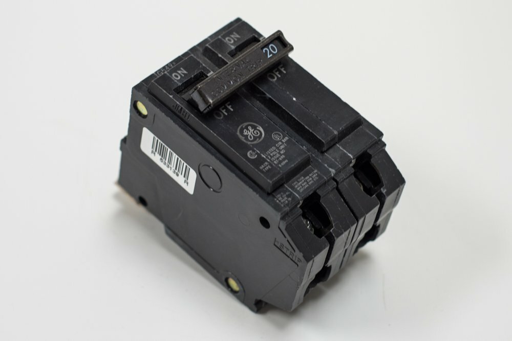 GE Distribution THHQB2130 Molded Case Circuit Breaker 30 Amp 120/240 Volt AC 2-P
