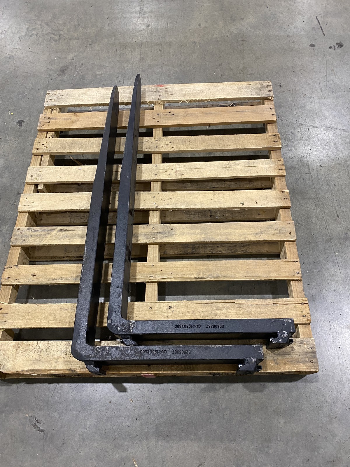 Pair Of CAM Class II 1-1/2” x 4” x 42” Forklift Fork SY41862/1065-E