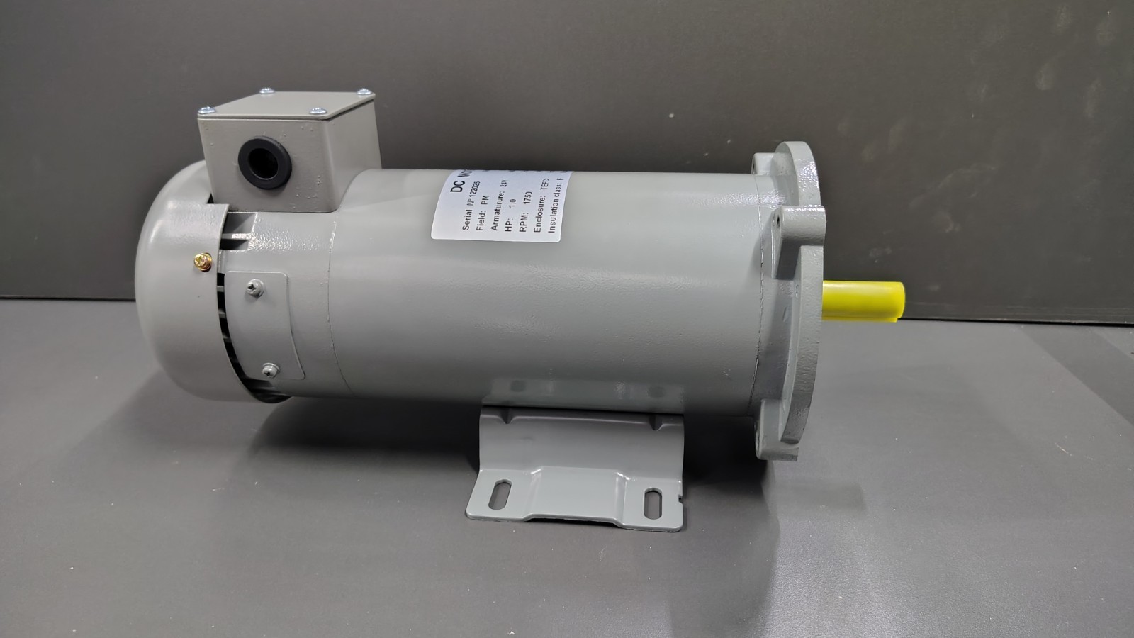 1HP DC MOTOR FRAME 56C 24VDC 1750RPM TEFC 24V PERMANENT MAGNET