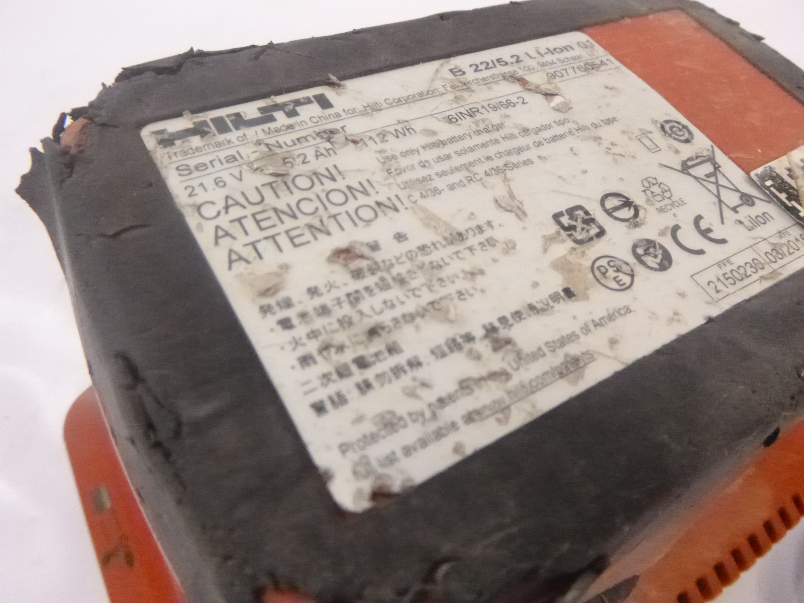 Hilti Compact Battery Charger C4/36-90 with Lithium-Ion Battery B22 5.2