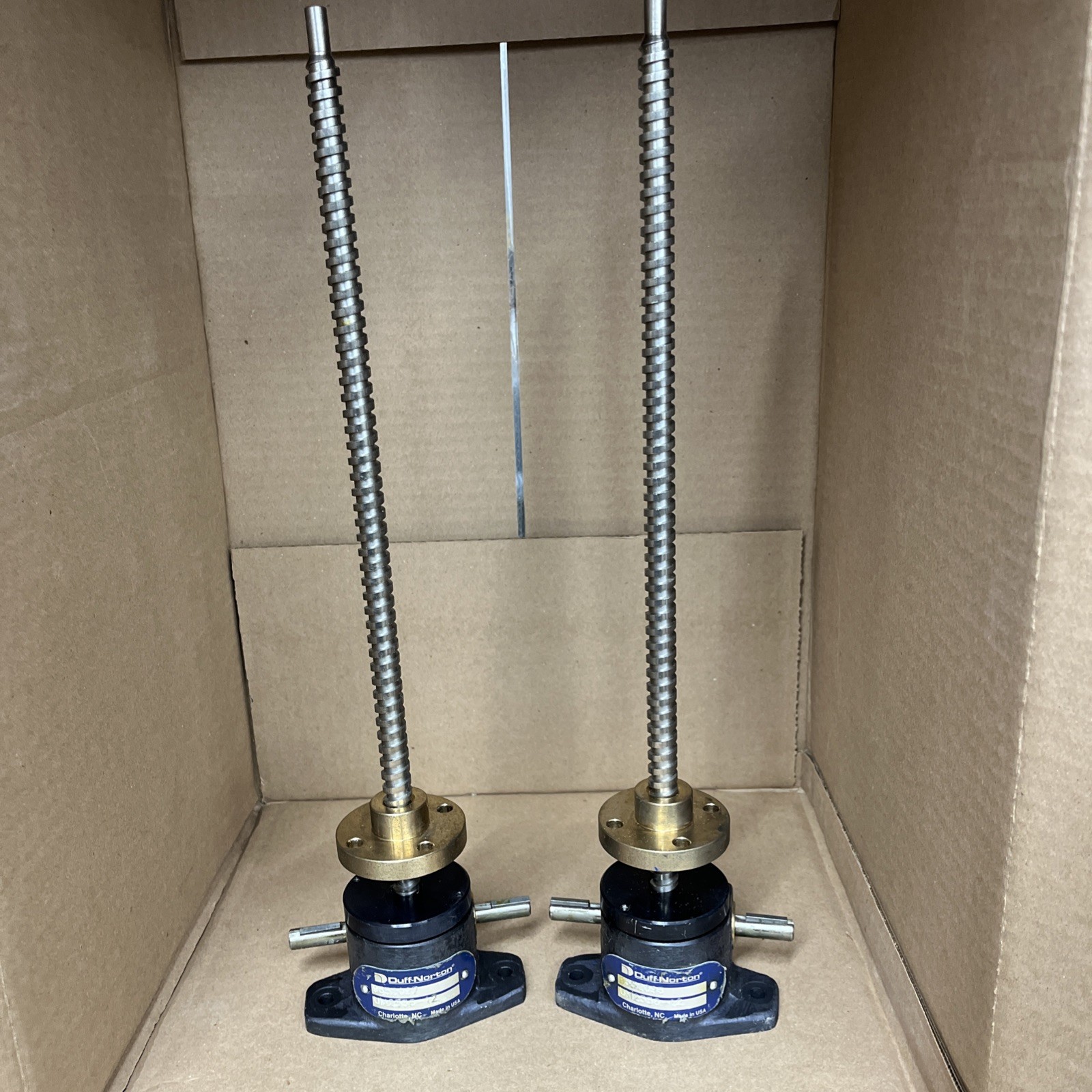 Duff-Norton UM2556-12 Worm gear Actuator (set of 2)