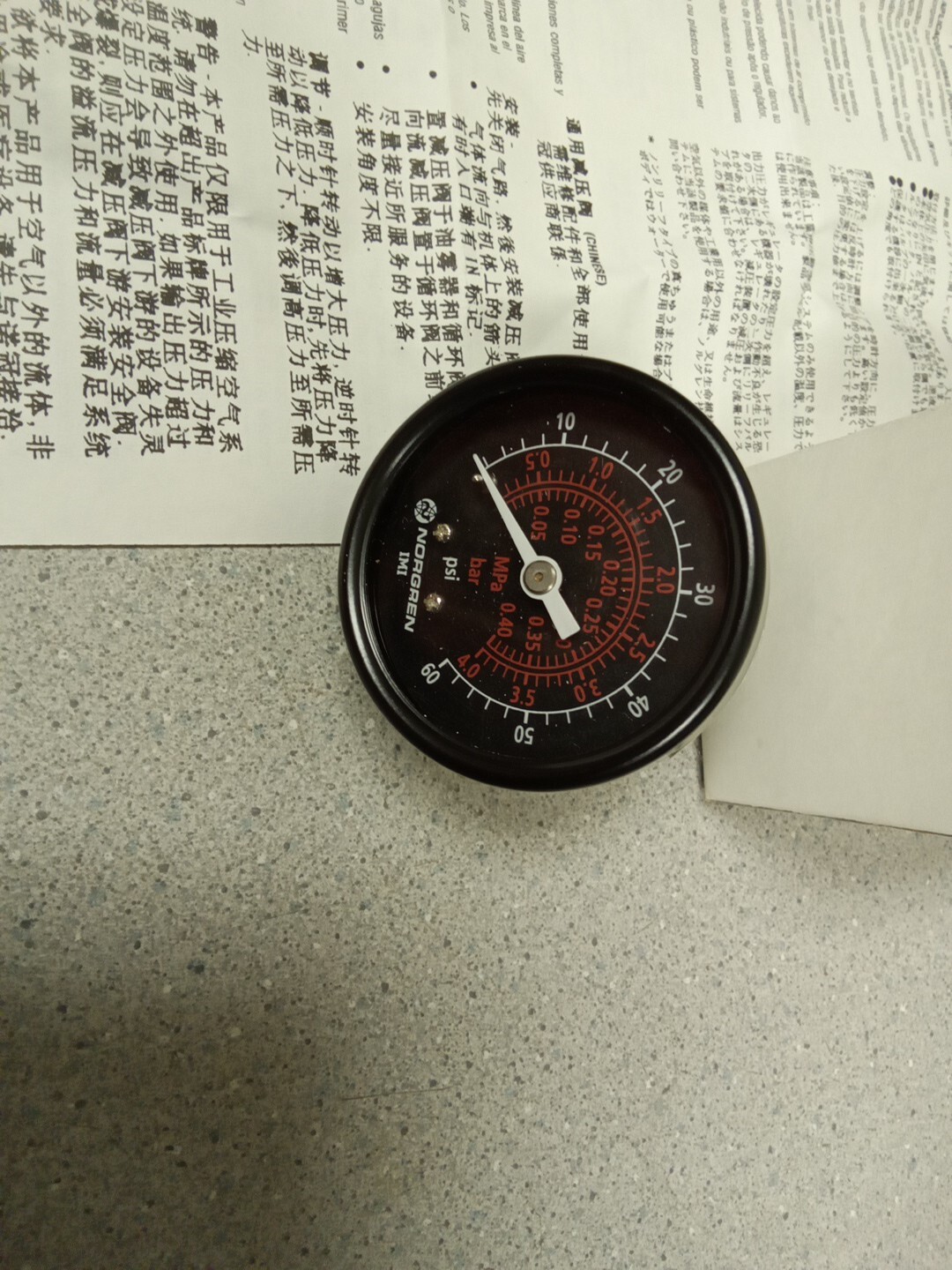 Norgren R73G-3AT-NFG Regulator with B40. 100-1998 Gage