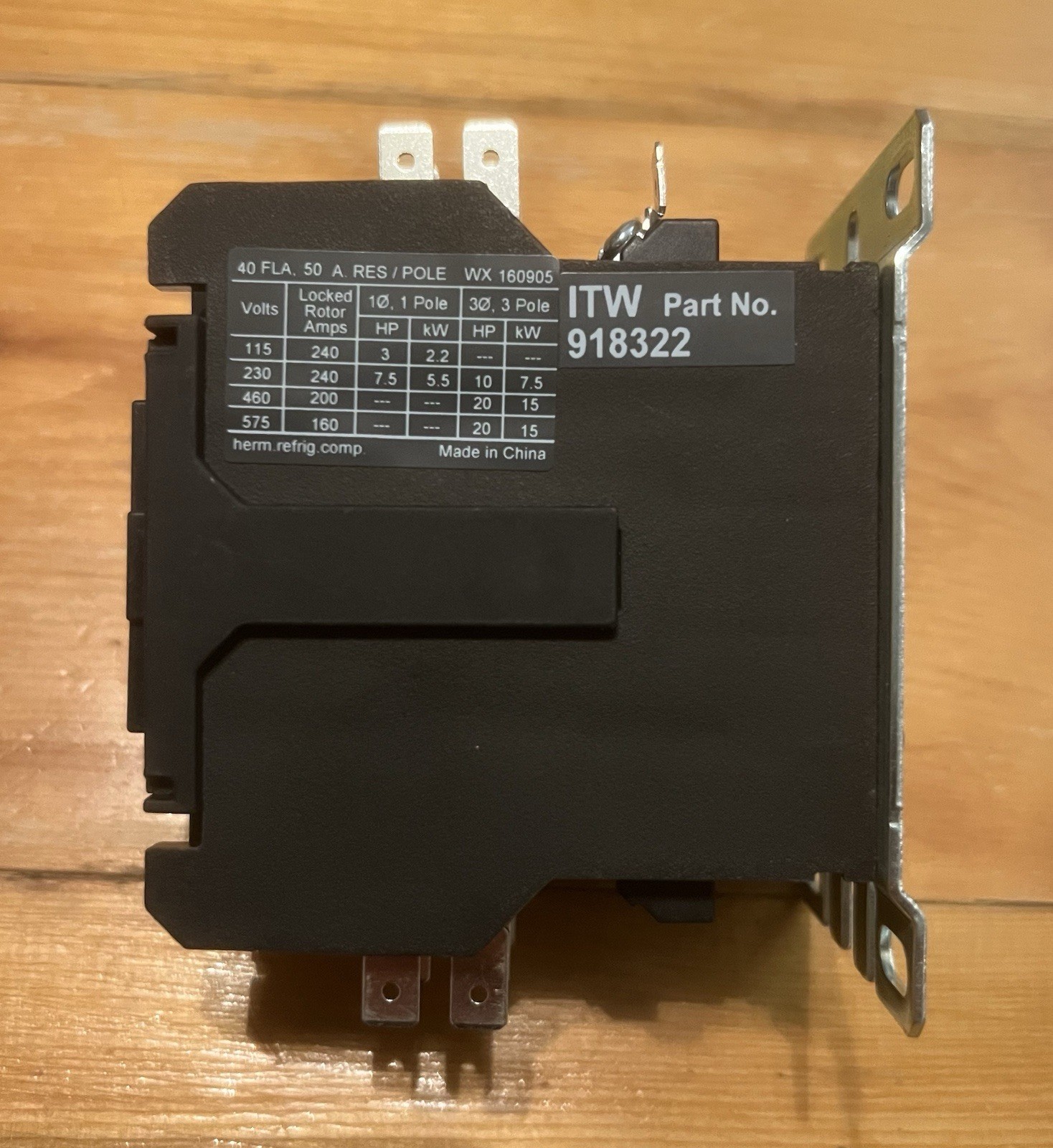 Eaton C25DNY164A Definite Purpose Contactor 3 Poles 110/120V AC 50/60HZ