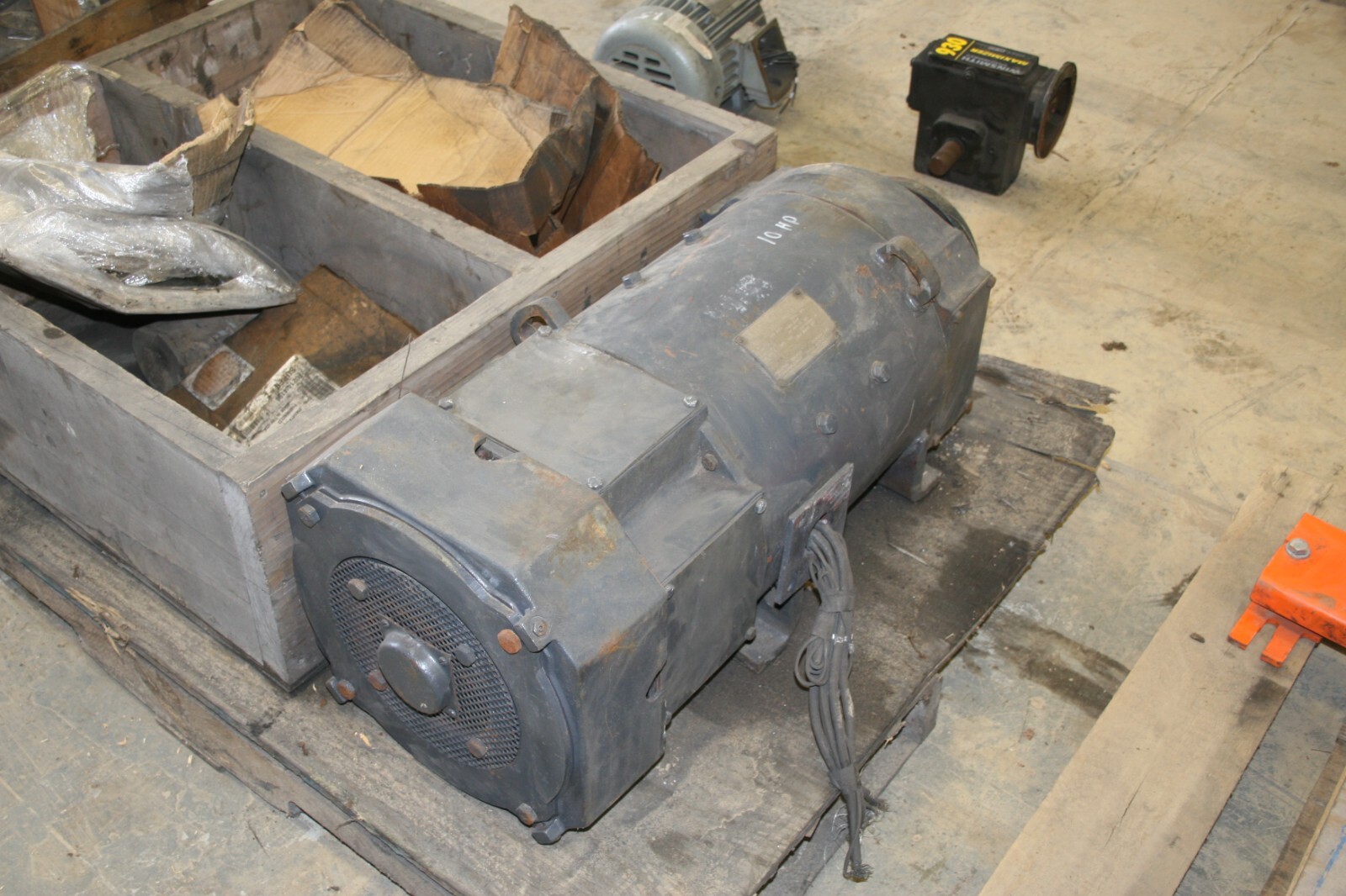 General Electric Kinamatic Direct Current Motor 10HP C0238AT 1150RPM 240V