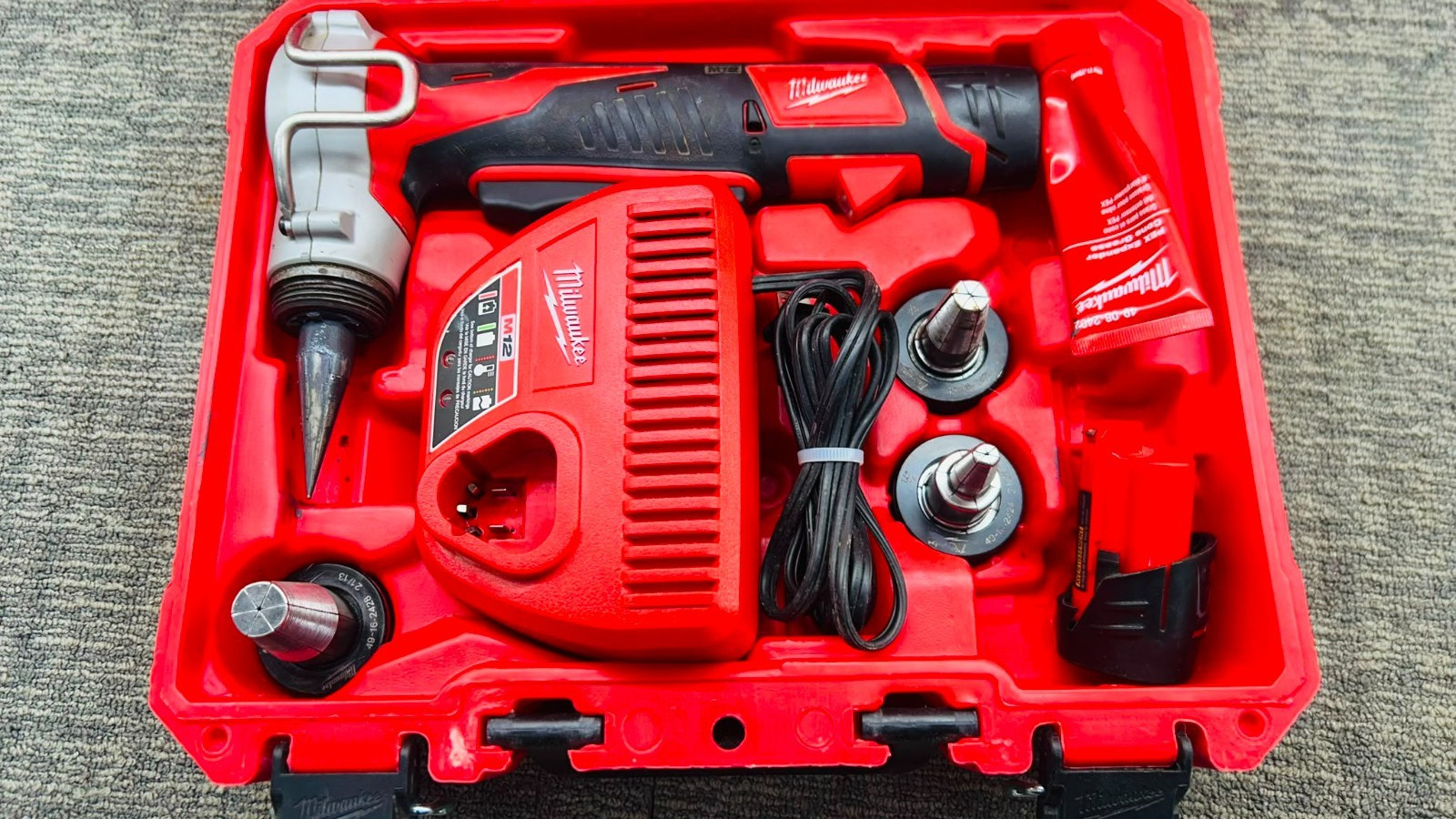 Milwaukee M12 2474-20 ProPEX PEX Expander Kit w/ Batteries Case 372433