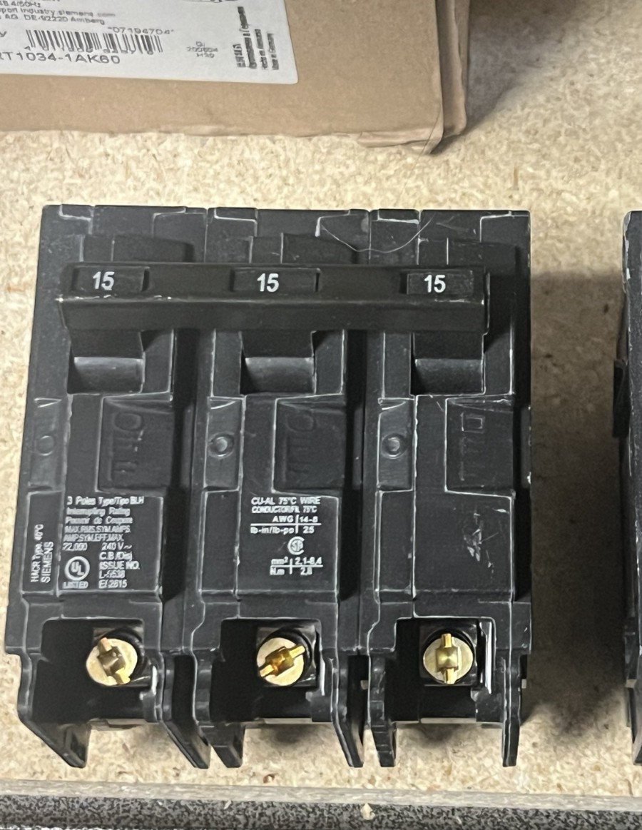 B315H Molded Case 15V 240V Circuit Breaker 3P BL Series BLH Circuit Breaker NEW