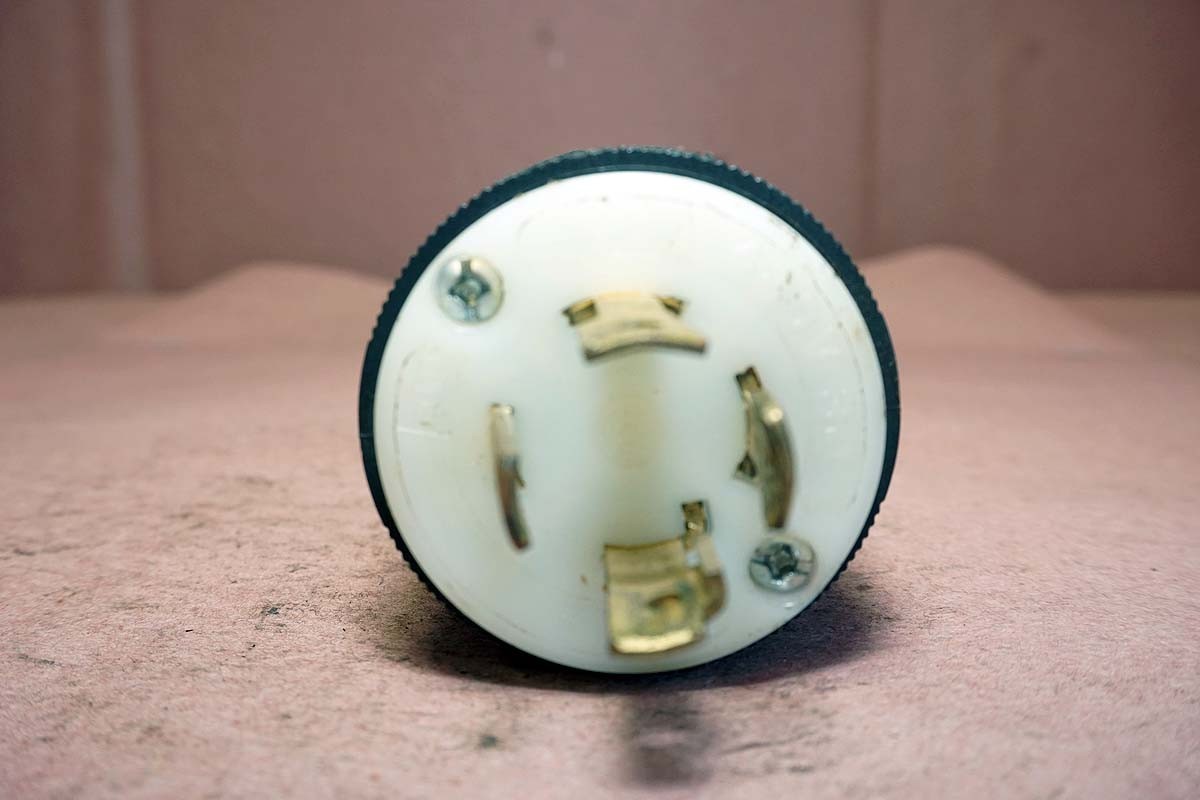 Hubbell HBL2731 30 Amp 480 VAC Plug