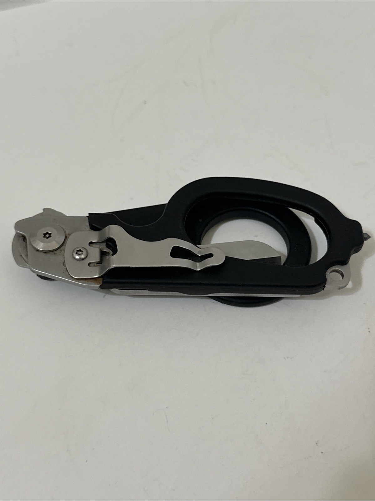 6-in-1 Folding Emergency Trauma Shears Glass Breaker Strap Cutter Black